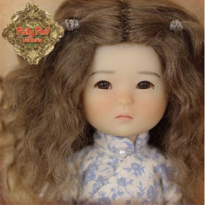 Perruque longue ondulée brune pour poupée Ten Ping 8 inch - Rubyred